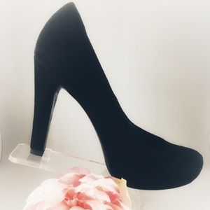 Franco Sarto Black Suede Heels 7.5 EUC